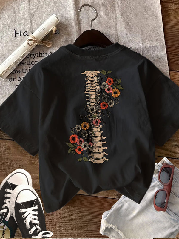 Women’s graphic print t-shirt, short sleeve crew neck casual.