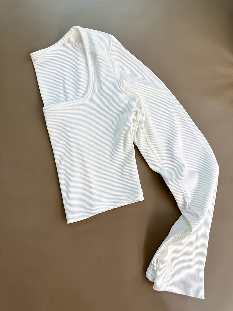 Elegant And Stylish Lady'S Commuting Outfit.