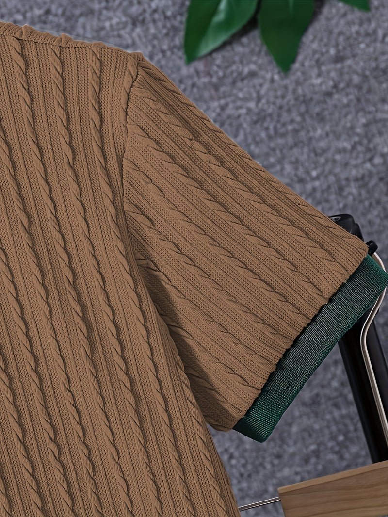 Men'S Casual Fashion Set Featuring a Top And Shorts.