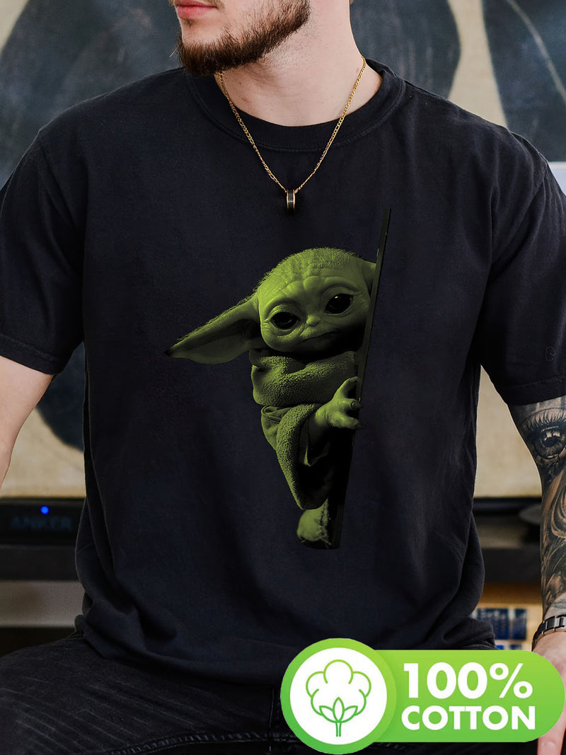 Men’s Star Wars The Mandalorian Grogu Watching Print T-shirt.