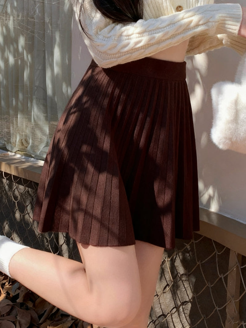 Cute And Playful High-Waisted Pleated Solid Color Mini Skirt.