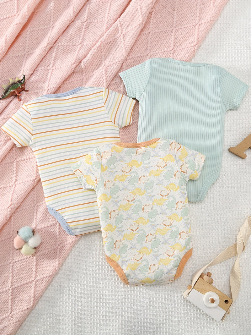 3-Piece Newborn Set with Cute Bear Pattern, Casual Outfit for Boys 0-9 Months.