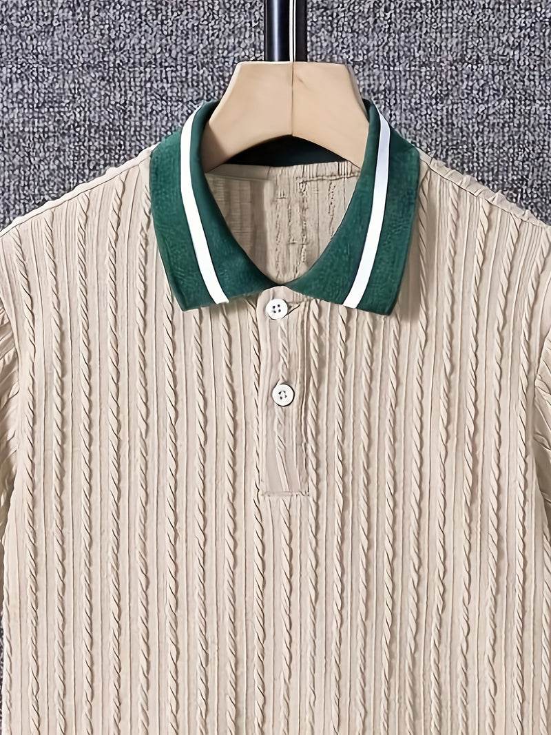 Men'S Casual Fashion Set Featuring a Top And Shorts.