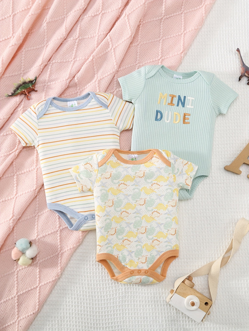 3-Piece Newborn Set with Cute Bear Pattern, Casual Outfit for Boys 0-9 Months.