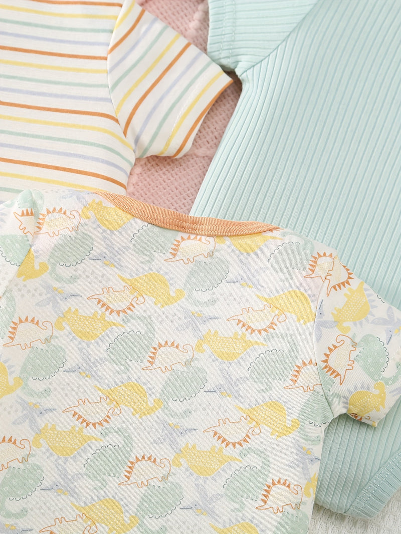 3-Piece Newborn Set with Cute Bear Pattern, Casual Outfit for Boys 0-9 Months.