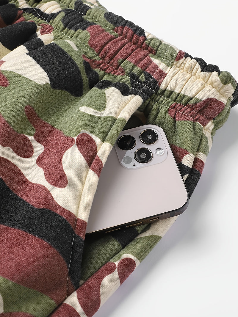 Men's Camouflage Print Hooded Sweatshirt and Jogger Set.