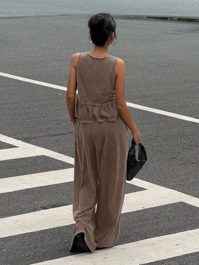 2pcs Women’s Featuring a V-neck Top and Comfortable Wide-leg Pants.