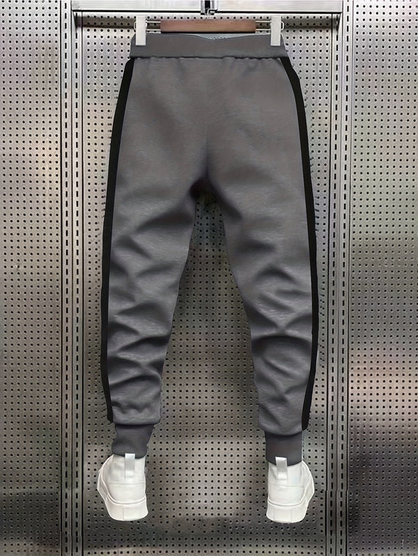 Men’s Athletic Joggers Featuring Printed Stretch Material for Gym And Jogging.