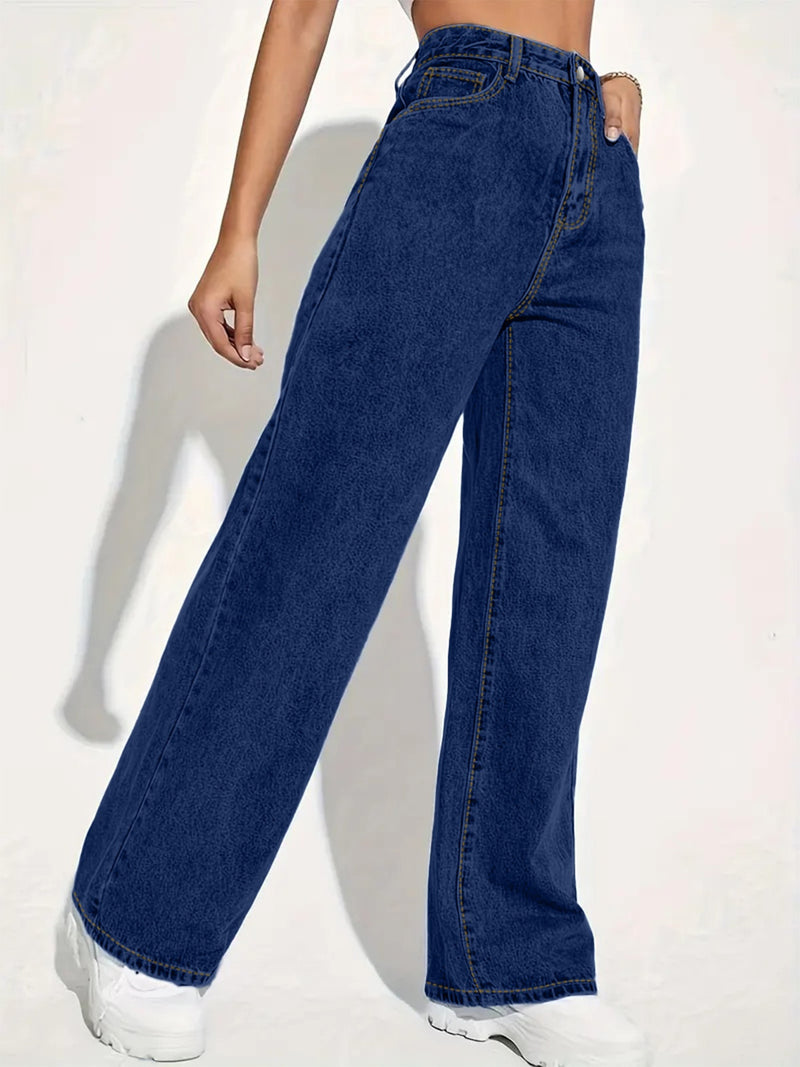 Women’s Fashionable Casual Straight-cut Jeans with Pockets.