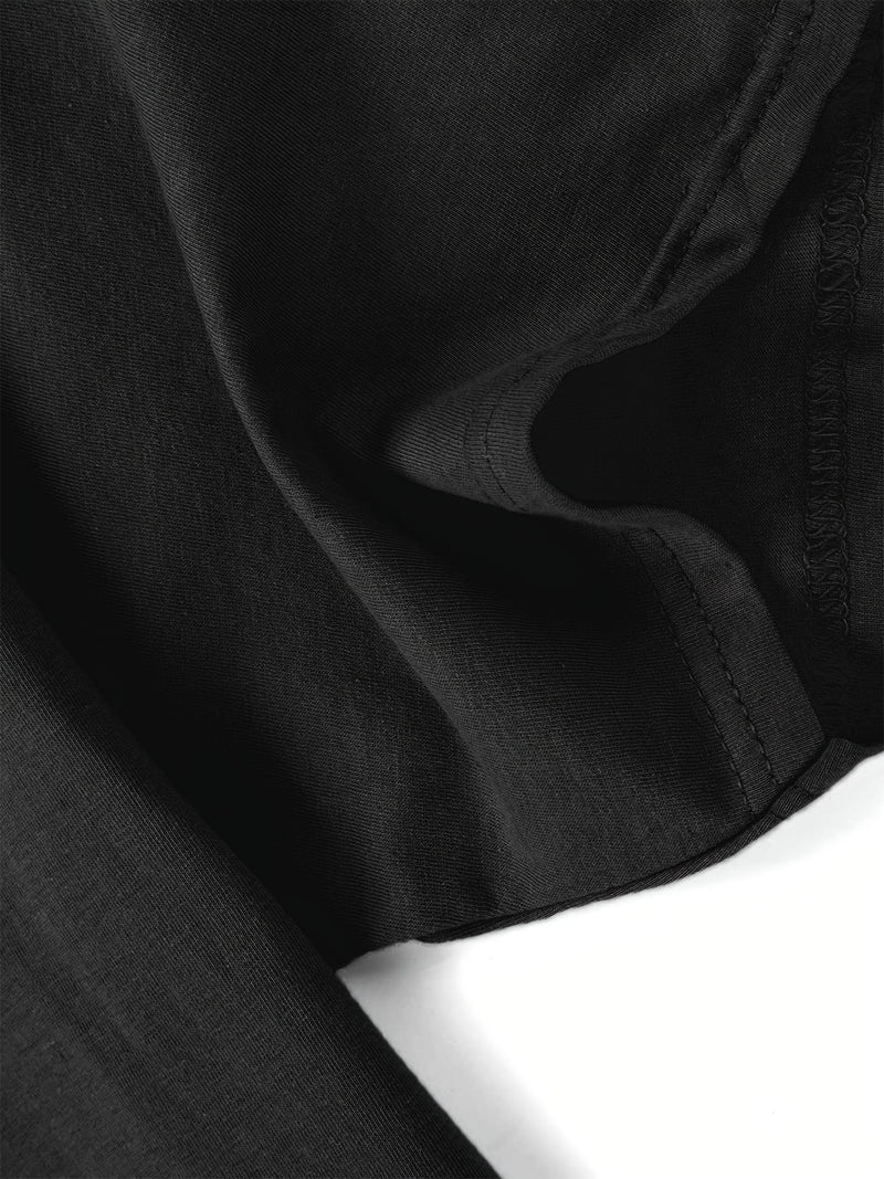 Women’s Cute Black Cat Eating Ramen Anime Print T-Shirt.