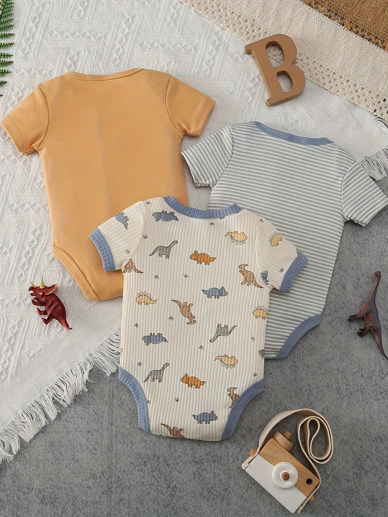 3-Piece Newborn Set with Cute Bear Pattern, Casual Outfit for Boys 0-9 Months.