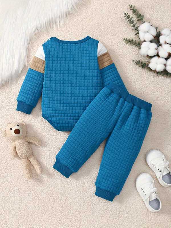 2pcs Set for Baby Boys Featuring  Onesie with a Bear Design.