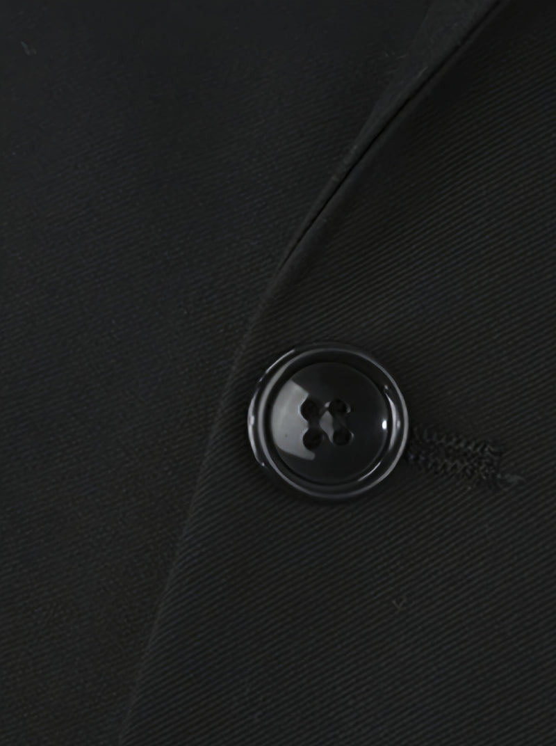 A Three-Piece Suit for Men Suitable for Weddings And Formal Occasions.