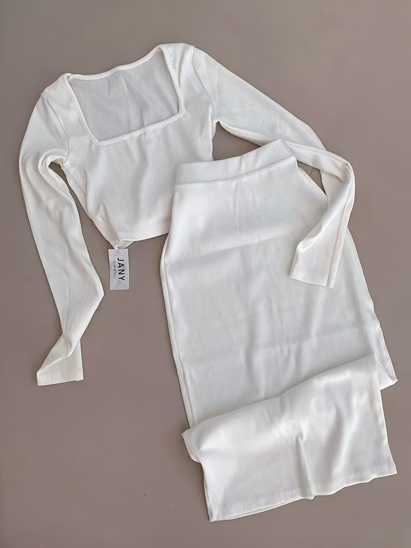 Elegant And Stylish Lady'S Commuting Outfit.