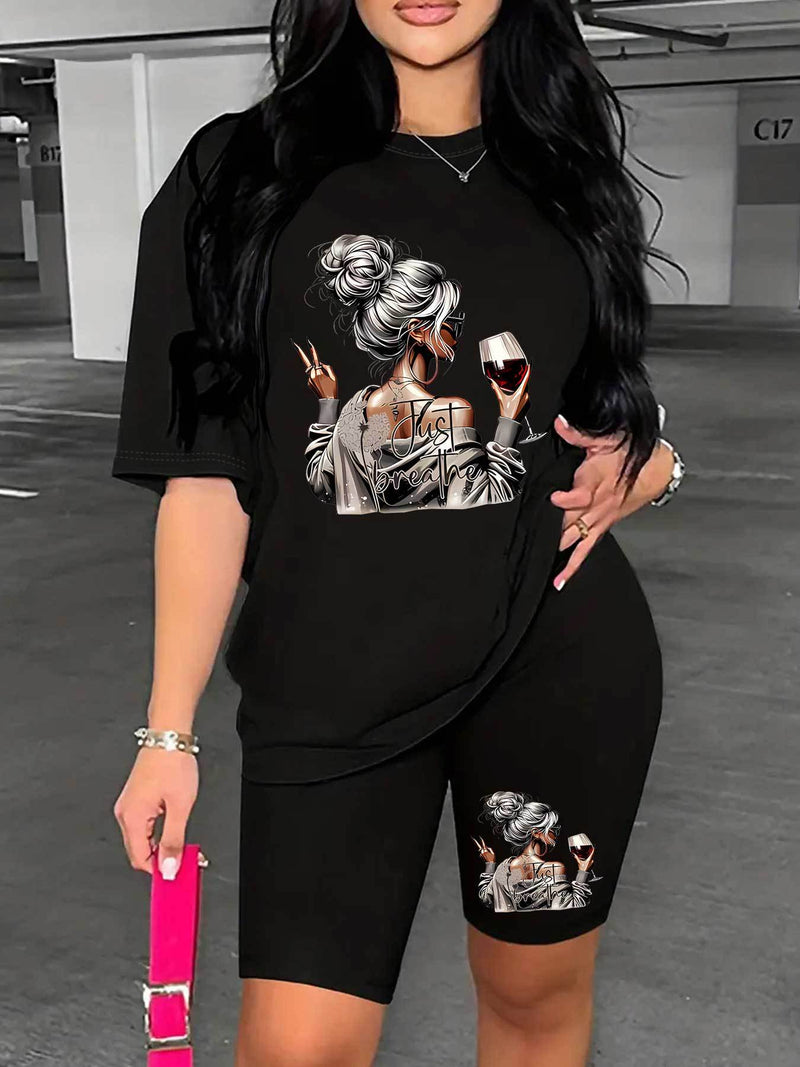 Two-piece set short-sleeved T-shirt and short leggings.