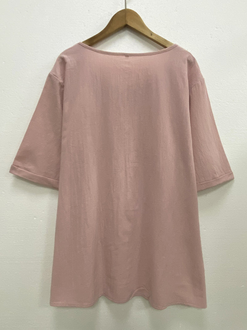 Women’s Casual Short Sleeve T-Shirt.