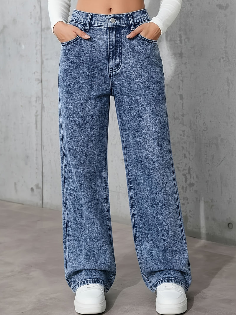 Women’s High-Waisted Wide-Leg Jeans in Vintage Blue.