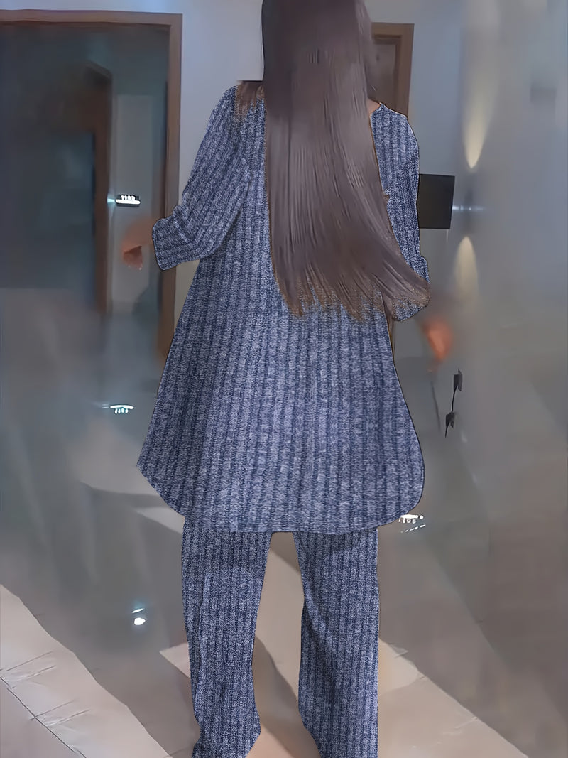 Women's Plus Size Fashion Round Neck Two-Piece Outfit.