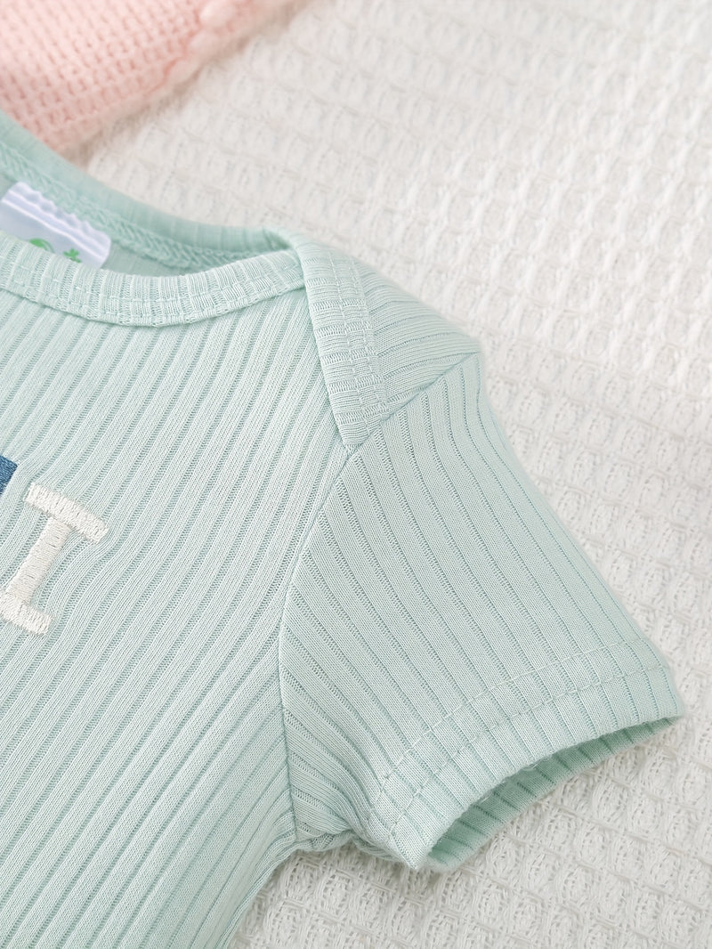 3-Piece Newborn Set with Cute Bear Pattern, Casual Outfit for Boys 0-9 Months.