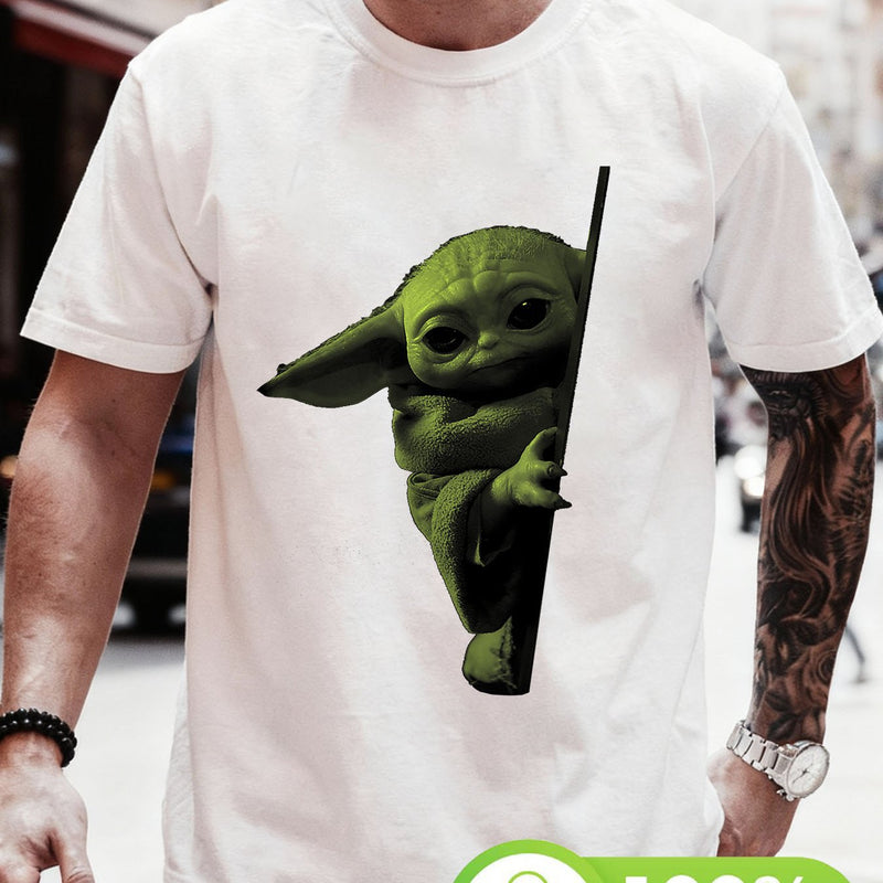 Men’s Star Wars The Mandalorian Grogu Watching Print T-shirt.