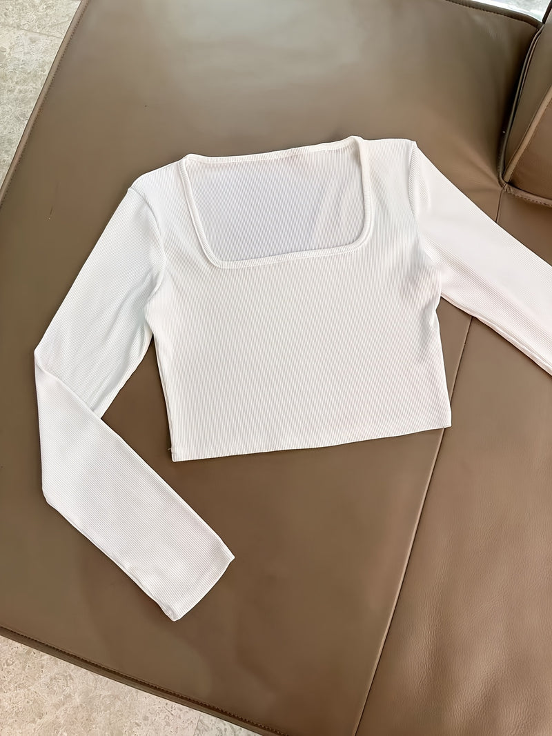 Elegant And Stylish Lady'S Commuting Outfit.