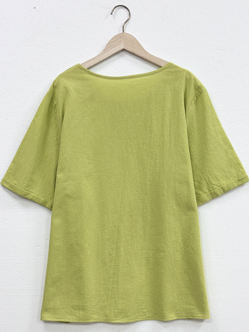 Women’s Casual Short Sleeve T-Shirt.