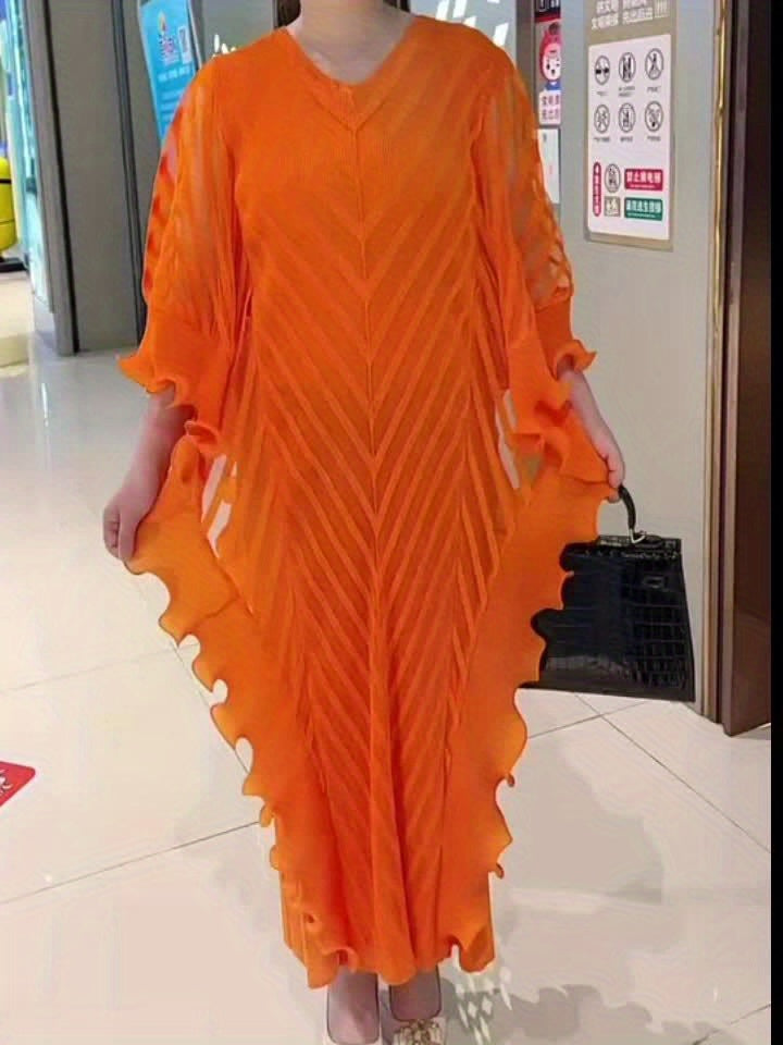 Women’s Elegant Long Dress with Stylish Pleats.