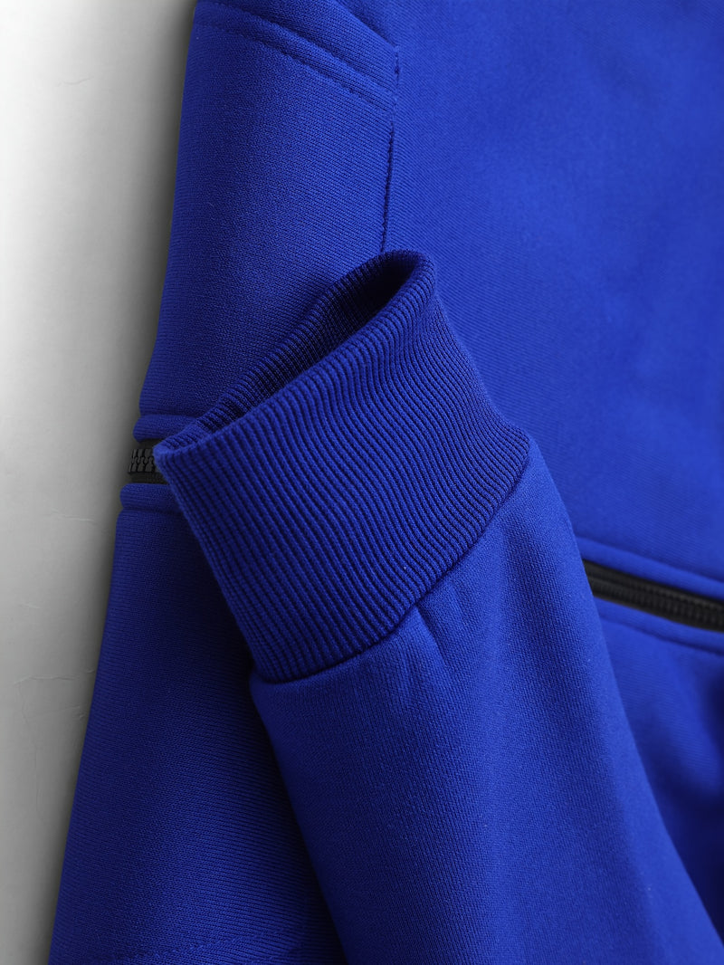 Men’s New Trendy Fashion Zip-Up Hoodie and Loose Cargo Pants.