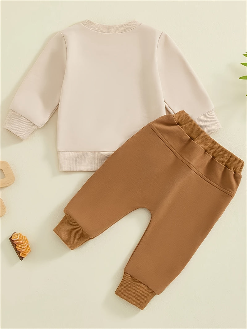 Baby Boy's Sweatshirt And Pants Set with 'Mom'S Little Man Print.