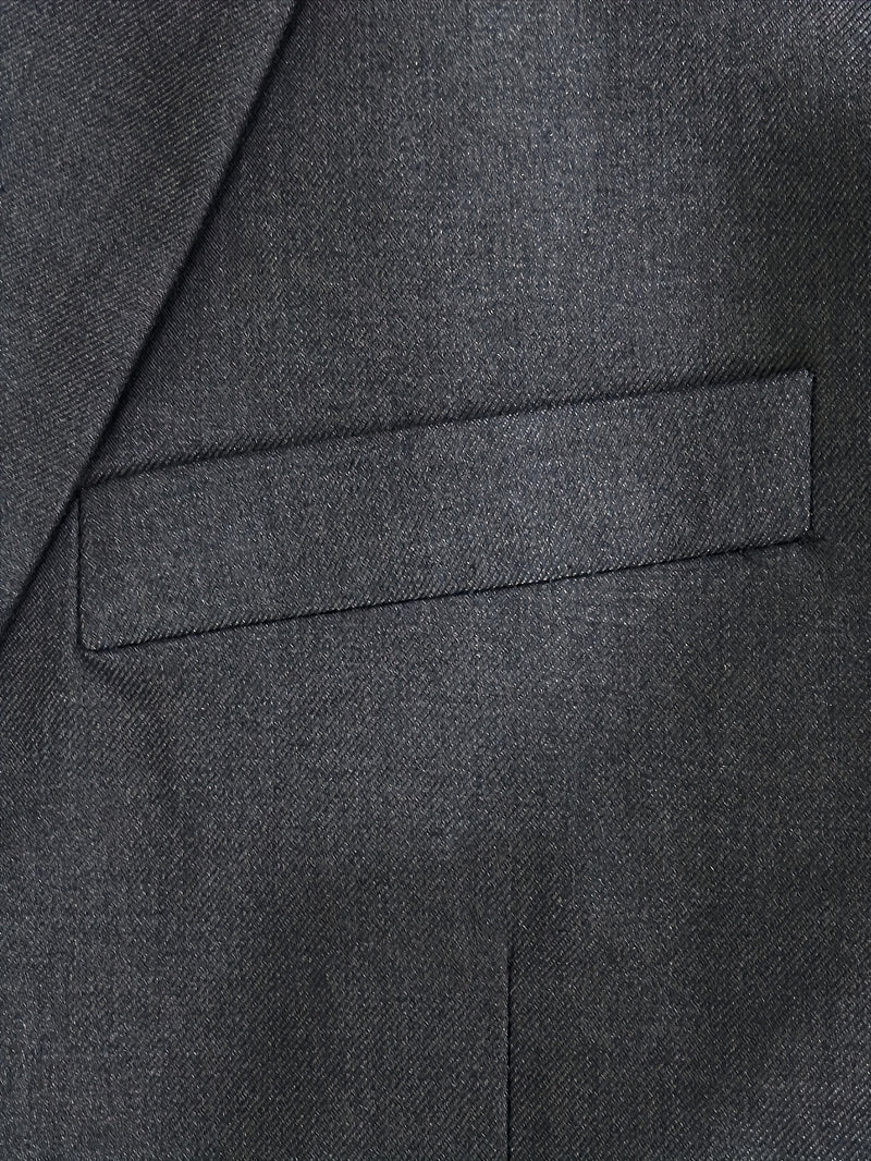 A Men'S Two-Piece Suit Featuring a Easy And Stylish Design.