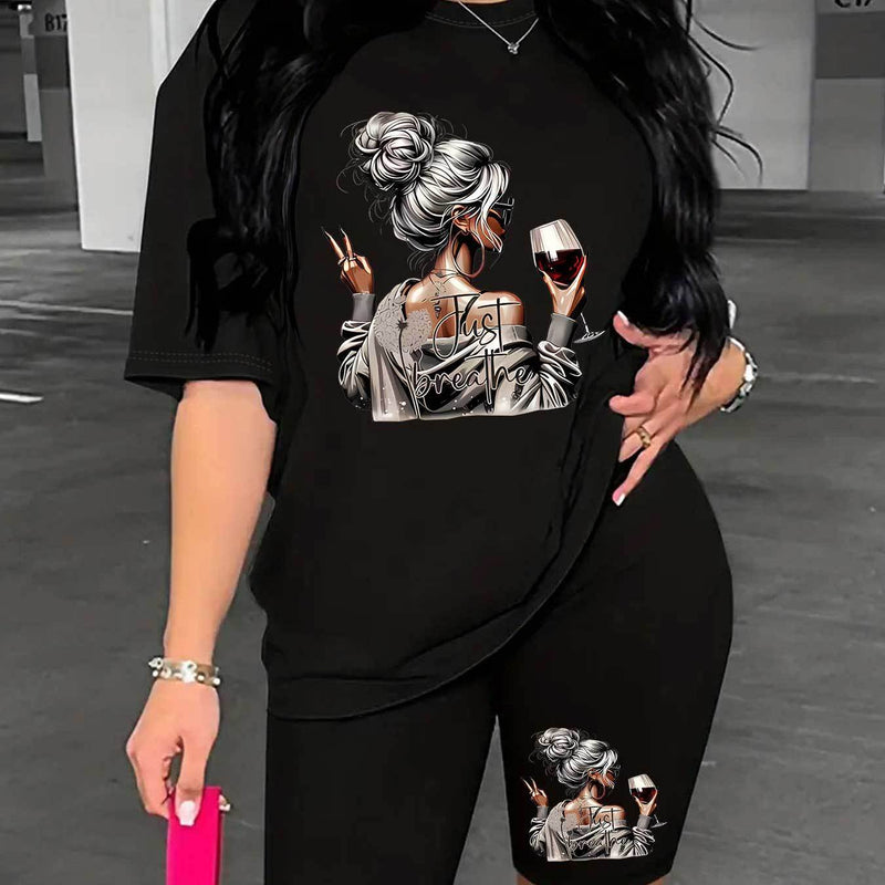 Two-piece set short-sleeved T-shirt and short leggings.