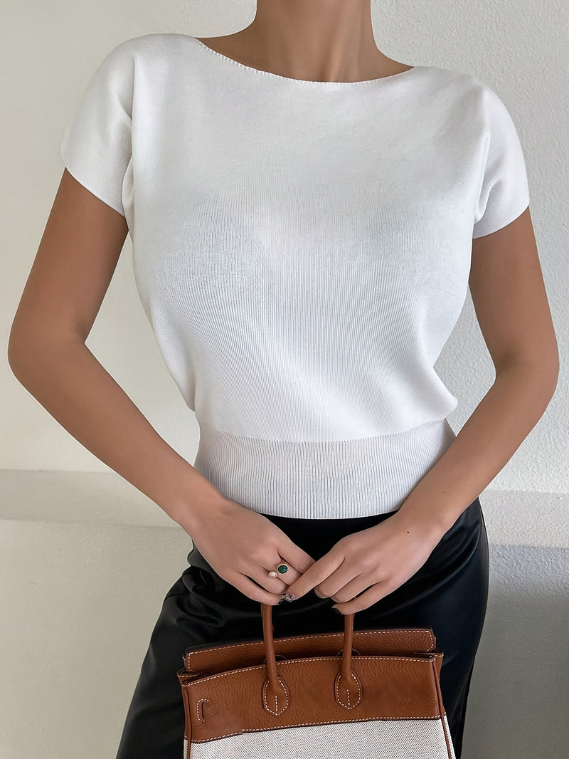 A Summer Women's Solid Color Fitted Short-Sleeve Top.