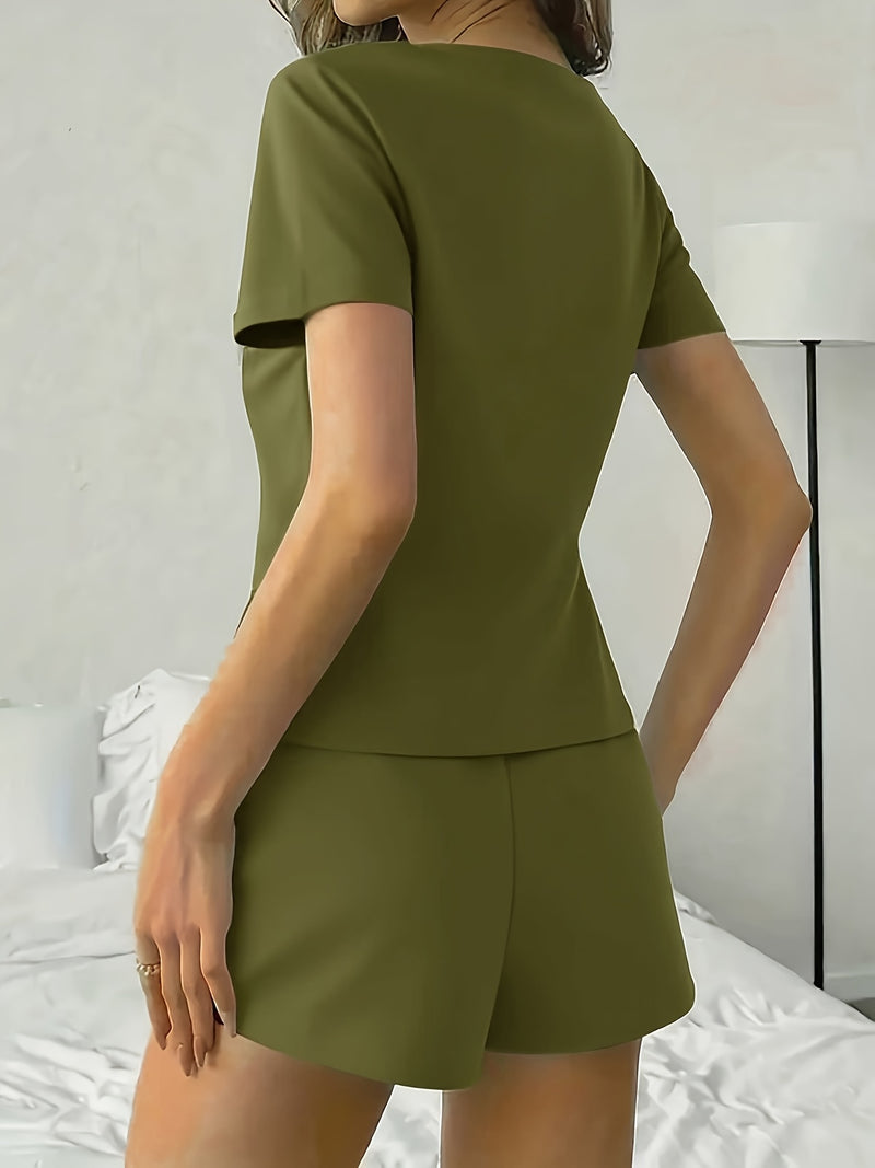 Women's Sporty Two-Piece Set: Round Neck Short Sleeve T-Shirt + Pocketed Shorts.