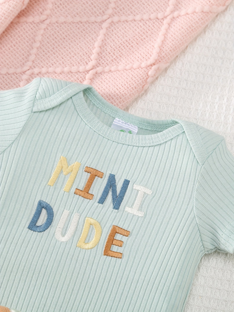 3-Piece Newborn Set with Cute Bear Pattern, Casual Outfit for Boys 0-9 Months.