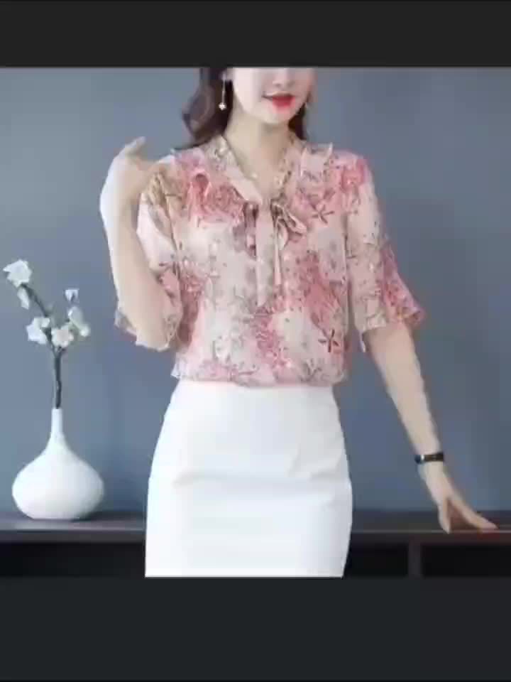 Women's Floral Print V-Neck Blouse.
