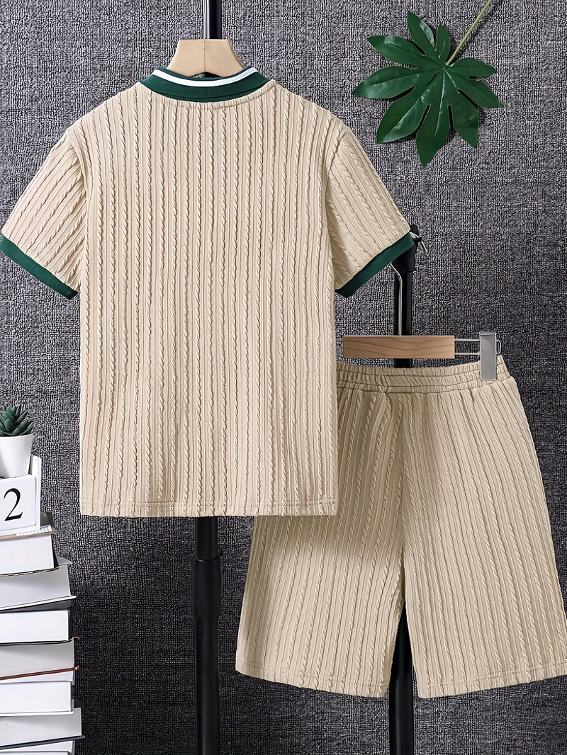 Men'S Casual Fashion Set Featuring a Top And Shorts.