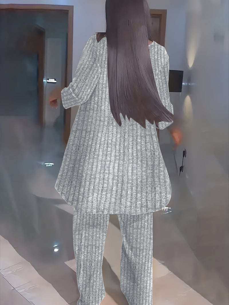 Women's Plus Size Fashion Round Neck Two-Piece Outfit.