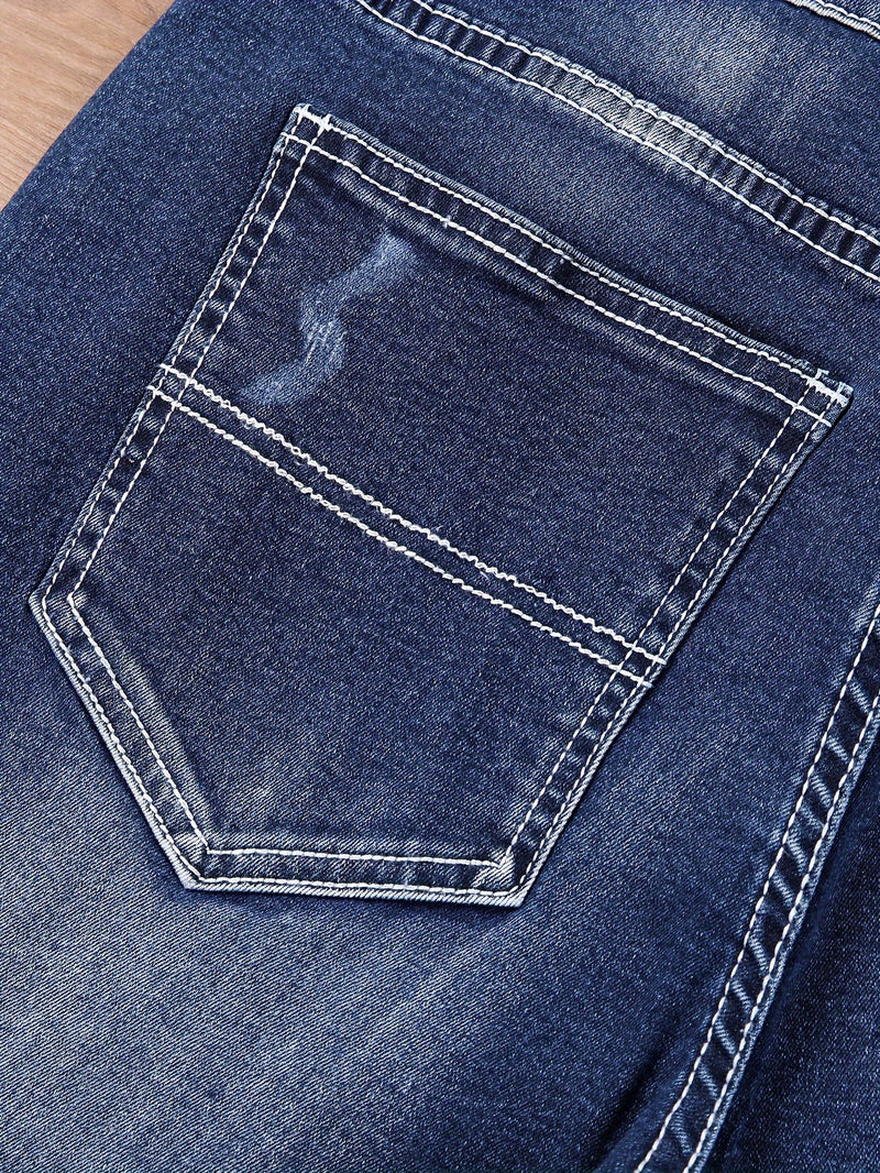 Classic design denim shorts for summer, Men's casual street style with slight stripe scratch.