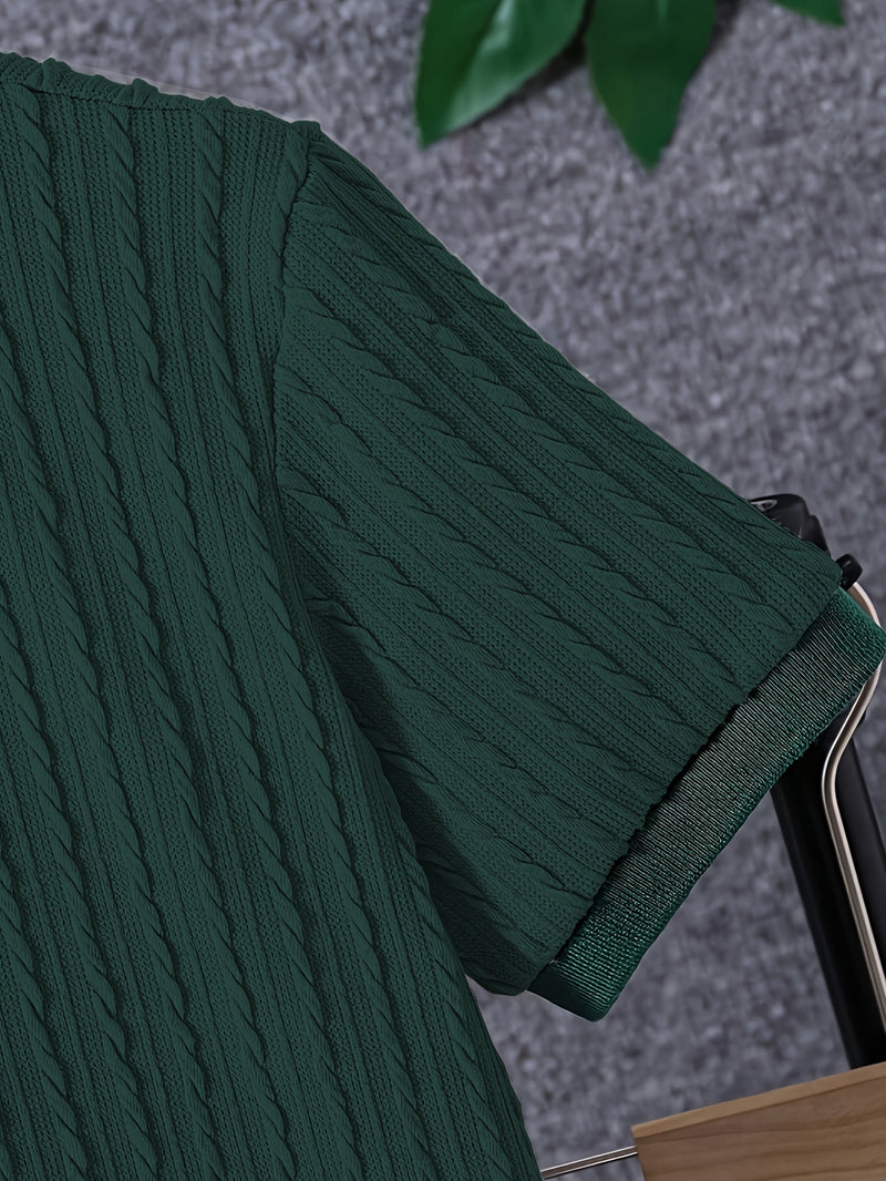 Men'S Casual Fashion Set Featuring a Top And Shorts.