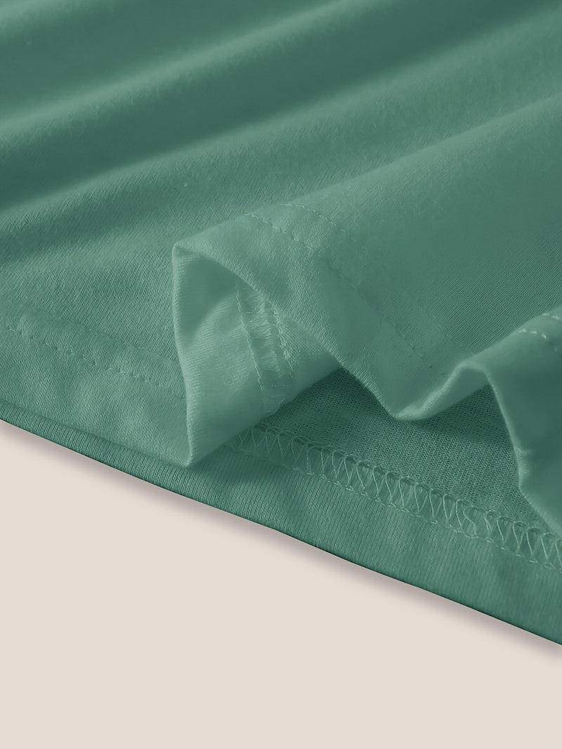 Women’s Geometric Print T-Shirt.