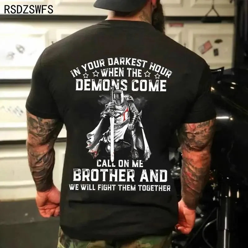 Summer Men's fashionable comfortable breathable round neck T-shirt.