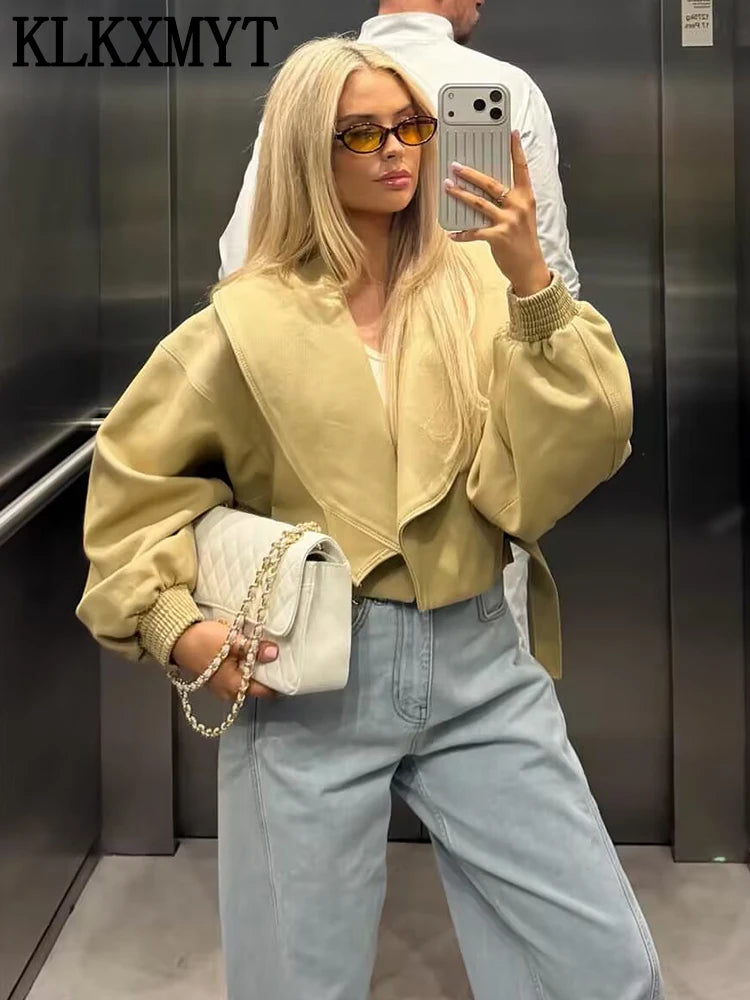 Spring Women's Jacket Fashion Bat Sleeves Elegant Short Jackets.
