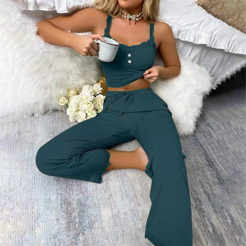 Autumn and winter new sleepwear set for European and American women.