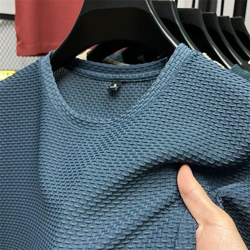 Summer Men's Round Neck Short Sleeved T-shirt.