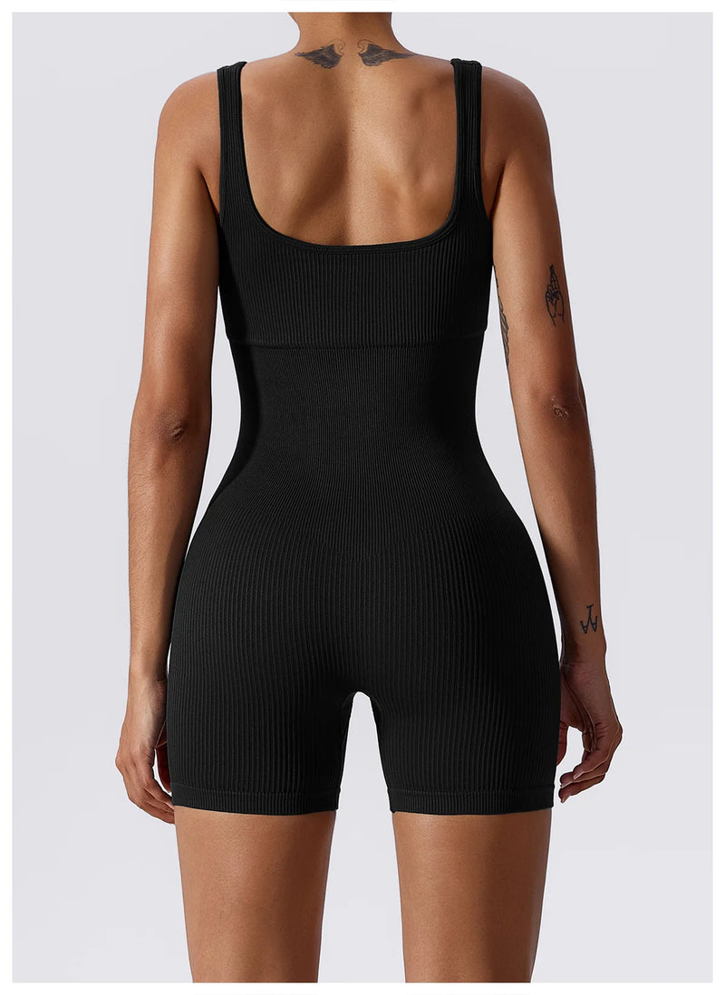 CZGUKE Summer new style women's sexy pure color sleeveless U-neck one-piece.