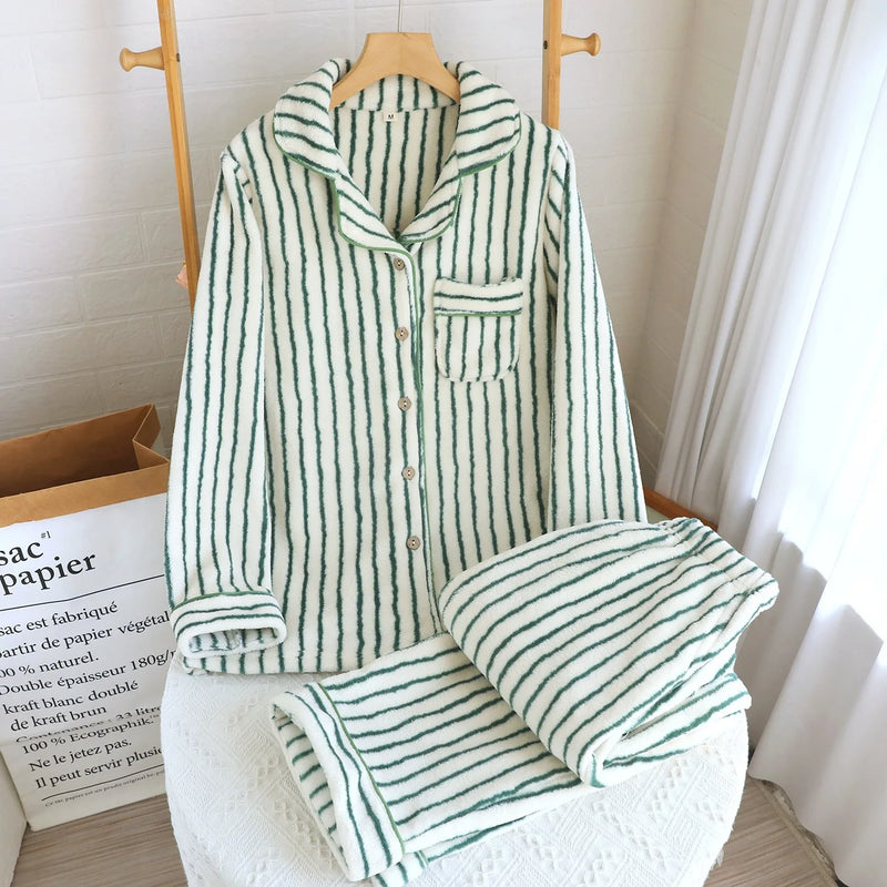 Winter couple pajamas Women's Pajamas Flannel Pajamas 2 Piece Set.