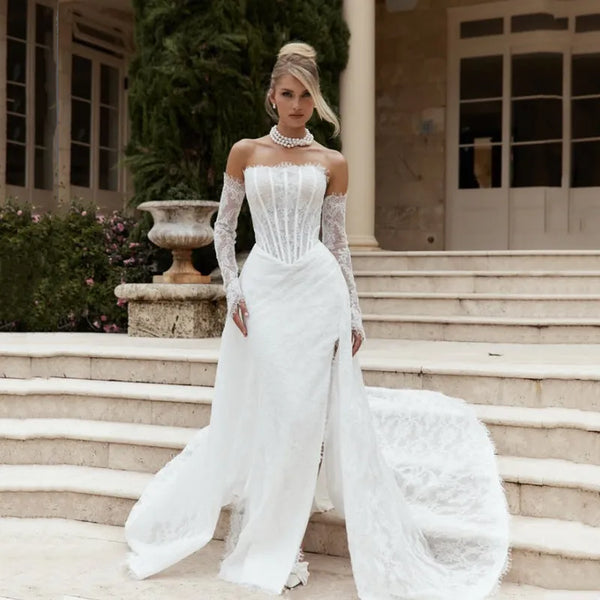 Women’s Customized Luxury Lace Appliques Mermaid Wedding Dresses.