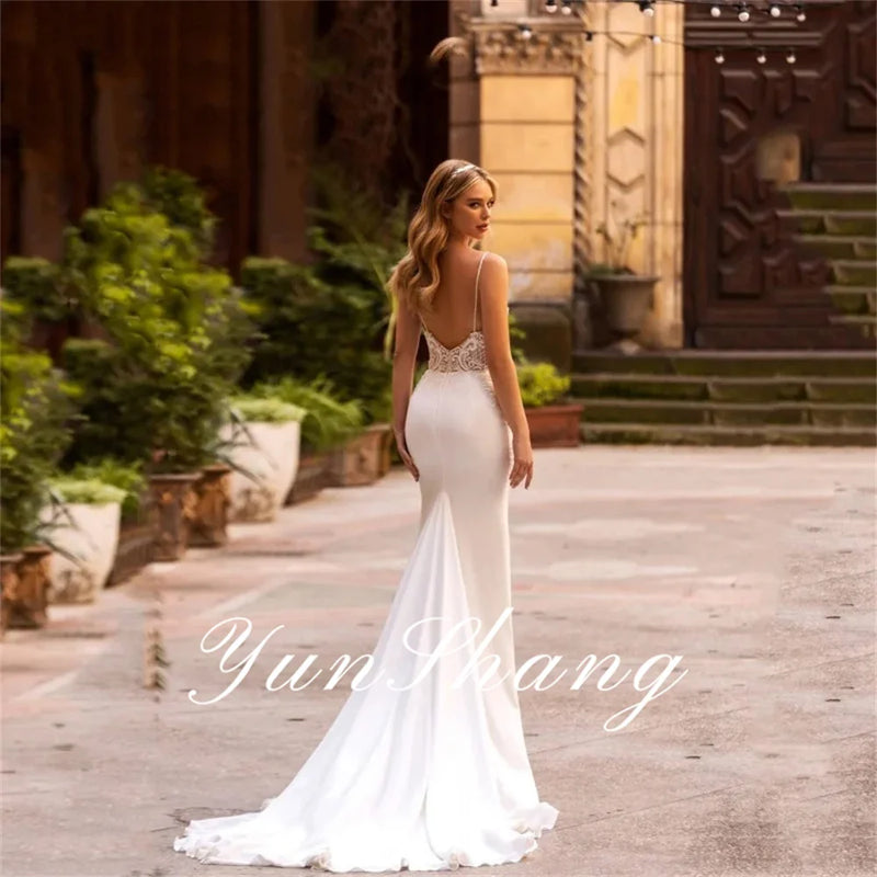 Women’s Yunshang Customized Elegant Mermaid Wedding Dress.