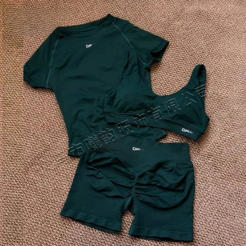 Women Seamless Sportswear Workout Set 3 Piece Sports Gym Yoga set.