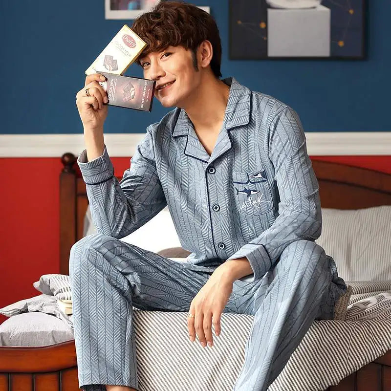 Teenage Men's Pajamas Long-Sleeved Spring and Autum.